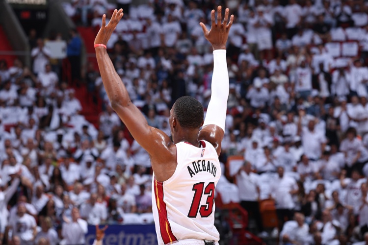 世界杯注册-韦德：人们想象中的83分该是暴扣&amp;干拔&amp;各种高难度 而不是43罚球